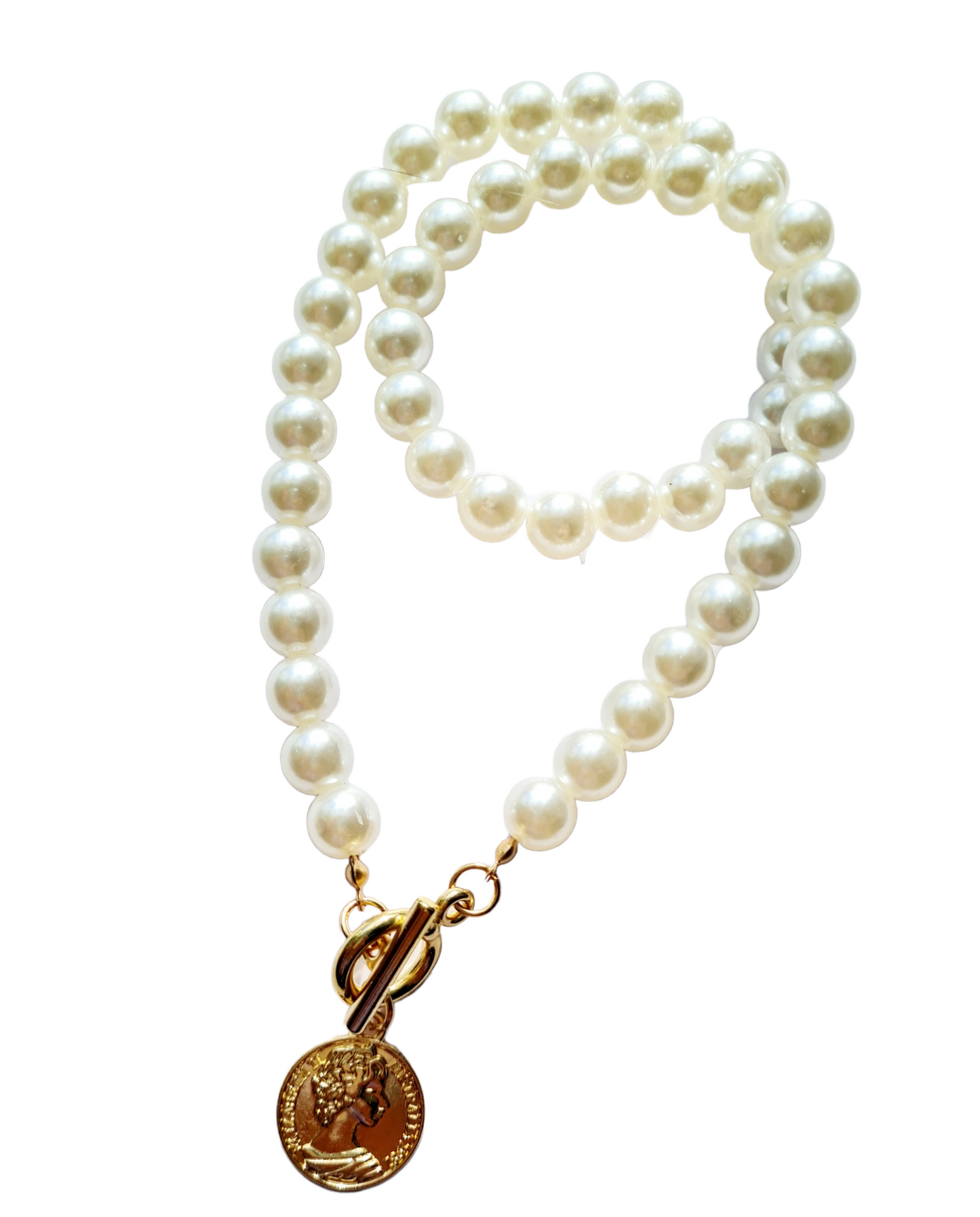 A gold-plated necklace with white pearls and a coin-shaped pendant, displayed on a white background.