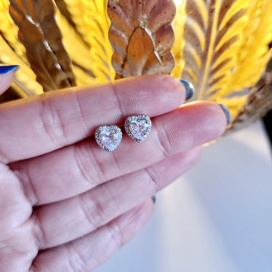 Sparkle 14k White Gold Heart Studs